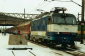 21.7.2001 - Poprad: 350 003-0 na čele vlaku R 605 © Ondrej Krajňák