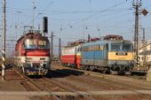 25.1.2014 - Nové Zámky: trojice lokomotiv čeká na svůj výkon © Karel Furiš
