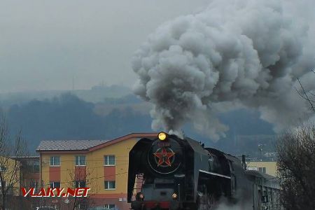 6.12.2014 - Čadca: 475 196 a Mikulášský vlak © Karel Furiš