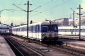 Jednotka ÖBB 6030.314 na vlaku S-Bahn do St.Pöltenu opouští nádraží Westbahnhof (15.12.1989) © Pavel Stejskal