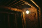 13.12.2014 - důl Skalka: dřevěné podpěry © Mixmouses