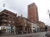 Padova, na Piazza dell´Insurrenzione se střídá stará a nová zástavba, 19.9.2014 ©Jiří Mazal