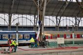 5.2.2015 - Praha hl.n.: rekonstrukce zastřešení začala na 3 .nástupišti © Jiří Řechka