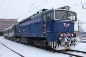 Trutnovskému ''brejlovci'' 750.346-9 se depu říká ''Borůvka'' (Pardubice hl.n., 12.2.2013) © PhDr. Zbyněk Zlinský