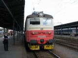 Plzeňský ''plecháč'' 242.259-0 má na čelech uvedeno jméno ''Mirka'' (Plzeň hl.n., 31.7.2010) © PhDr. Zbyněk Zlinský