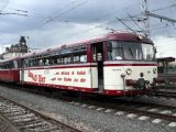 Kolejový autobus ''rudý blesk'' VT 51 HWB (815.001-3) nesl jméno ''Varnsdorf'', jeho dvojče ''Seifhennersdorf'' (Praha hl.n., 13.5.2006) © PhDr. Zbyněk Zlinský