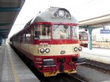 Oba ''katry'' číslo 1 mají ženská jména - 854.201-1 ''Jituška'' a 854.001-5 ''Růženka'' (Hradec Králové hl.n., 30.3.2006) © PhDr. Zbyněk Zlinský