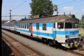 ''Panťák'' 460.072-2 má na čele jméno ''Tomáš'', párový vůz se jmenuje ''Dana'' (PJ Olomouc, 18.6.2013; foto z vlaku) © PhDr. Zbyněk Zlinský