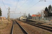 21.02.2015 - Opatovice n.L.-Pohřebačka: stanice s výhybkou č. 5 v popředí z přejezdu P5366 © PhDr. Zbyněk Zlinský