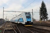 21.02.2015 - Opatovice n.L.-Pohřebačka: 440.008-1 + 442.008-9 + 441.008-0 přijíždí jako Os 6238 Pardubice hl.n. - Hradec Králové hl.n. © PhDr. Zbyněk Zlinský