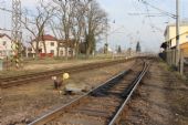 21.02.2015 - Opatovice n.L.-Pohřebačka: propojení kolejí č. 2 (vlečka 4237 EOP, vpravo) a č. 1 (trať 031) výhybkami č. 1 a č. 2 © PhDr. Zbyněk Zlinský