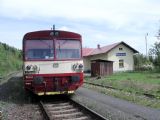 21.05.2005 - Radvanice: 810.550-4 na Os 15760 Teplice n.M. - Trutnov při křižování © PhDr. Zbyněk Zlinský