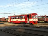 21.05.2005 - Jaroměř: 810.493-7 po příjezdu Os 15417 Trutnov - Jaroměř © PhDr. Zbyněk Zlinský