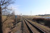 17.03.2015 - Solnice zast.: trať 022 k Rychnovu nad Kněžnou s přejezdem P4117 v pozadí © PhDr. Zbyněk Zlinský