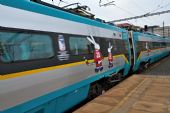 09.04.2015 - Praha hl.n.: 680.003 nastupuje na SC 503 ''Pendolino'' Praha hl.n. - Ostrava hl.n. © Jiří Řechka