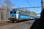 21.04.2015 - Choceň: 362.111-7 přiváží 6 min. zpožděný R 870 ''Punkva'' Brno hl.n. - Praha hl.n. © PhDr. Zbyněk Zlinský