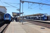 21.04.2015 - Choceň: 80-30 012-6/163.039-1 jako Os 5007 Kolín - Č.Třebová a 163.025-0/80-30 017-5 jako Os 5010 ve směru opačném © PhDr. Zbyněk Zlinský