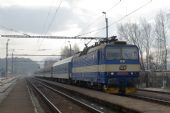 4.4.2015 - Ostrov nad Ohří: 362 053-1 na čele vlaku R 616 Větruše © Ondrej Krajňák