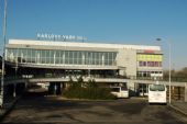 7.4.2015 - Karlovy Vary dolní nádr.: Terminál i s autobusovou stanicou © Ondrej Krajňák