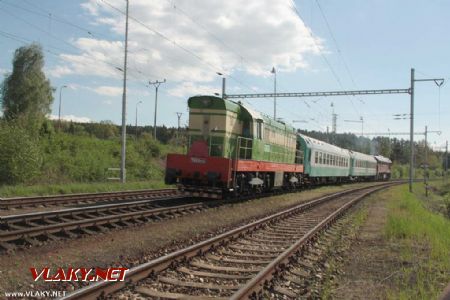 T 669.1130 na postrku opouští Včelnou, 7.5.2015, © Jan Kubeš