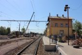 16.05.2015 - Týniště n.O.: stavba podchodu na 3. a 2. nástupišti a 1. nástupiště s komerční částí výpravní budovy © PhDr. Zbyněk Zlinský