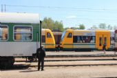 16.05.2015 - Týniště n.O.: spřahování 841.072-2 a 841.073-0 na Os 5147 Náchod - Doudleby n.O. (foto z Os 5605) © PhDr. Zbyněk Zlinský