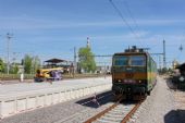 16.05.2015 - Týniště n.O.: 163.255-3 přiváží Os 5622 Borohrádek - Hradec Králové hl.n. a odveze mne domů © PhDr. Zbyněk Zlinský