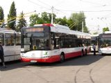16.5.2015 - Pardubice: ústecký autobus Solaris Urbino 15 se zvýšenou zadní částí © Dominik Havel