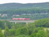 27.5.2015 - po novém viaduktu Flöhatalbrücke jede osobní vlak do Drážďan © Marek Vojáček