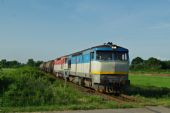 20.05.2015 - Dvorianky: Vlak Pn 33102 so 752 045-5 a 751 113-2 na čele © Ondrej Krajňák