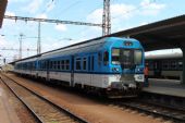 25.06.2015 - Pardubice hl.n.: 843.009-2 přistavuje soupravu R 1266 do Liberce © PhDr. Zbyněk Zlinský