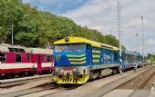 25.7.2015 - Bakov nad Jizerou: 749.039, vlaková souprava MBŽS/AŽD před odjezdem © Jiří Řechka