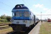 30.07.2015 - Chlumec n.C.: 80-29 214-1 + 854.202-9 jako Sp 1804 Trutnov hl.n. - Kolín, vpravo 163.093-8 s R 930 ''Úpa'' © PhDr. Zbyněk Zlinský