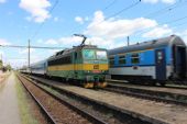 30.07.2015 - Velký Osek: 163.241-3 projíždí v čele R 925 ''Cidlina'' Praha hl.n. - Trutnov hl.n. © PhDr. Zbyněk Zlinský