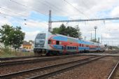 30.07.2015 - Velký Osek: 471.033-1/971.033-6 odjíždí jako Os 5821 Praha Masarykovo n. - Kolín © PhDr. Zbyněk Zlinský