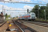 30.07.2015 - Velký Osek: 471.033-1/971.033-6 odjíždí jako Os 5826 Kolín - Praha Masarykovo n. © PhDr. Zbyněk Zlinský