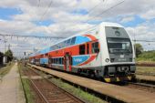 30.07.2015 - Velký Osek: 471.041-4/971.041-9 jako 7 min. zpožděný Os 5825 Praha Masarykovo n. - Kolín © PhDr. Zbyněk Zlinský