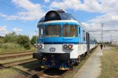 30.07.2015 - Chlumec n.C.: 854.019-7 + 80-29 210-9 (954.210-1) jako na příjezdu jen 2 min. zpožděný Sp 1811 Kolín - Trutnov hl.n. © PhDr. Zbyněk Zlinský