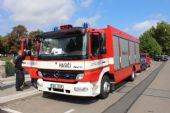 29.08.2015 - Hradec Králové, Eliščino nábř.: práškový hasicí automobil PRHA M1Z Mercedes Benz Atego HZS Královéhradeckého kraje © PhDr. Zbyněk Zlinský