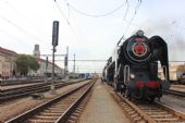 26.09.2015 - Hradec Králové hl.n.: 475.196 + 475.179 se soupravou HV 10007, vlevo odjíždí 844.030-7 jako pendl do depa © PhDr. Zbyněk Zlinský