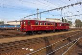 26.09.2015 - Hradec Králové hl.n.: dvojice M 131.1133 + M 131.1228 nastupuje na Hv 10009 do Pardubic hl.n. © PhDr. Zbyněk Zlinský