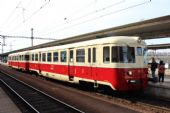 26.09.2015 - Hradec Králové hl.n.: M 240.0100 (820.100-6) + BFalm 5-9997 (022.002-0) jako Hv 10010 do Rychnova n.Kn. © PhDr. Zbyněk Zlinský