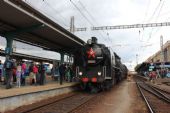 26.09.2015 - Hradec Králové hl.n.: 534.0432 + 38.1301 v čele Hv 10021 (Bam 5112, 5107, 5110, 5159, 5130 a 5113) do Pardubic a Moravan © PhDr. Zbyněk Zlinský