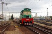 26.09.2015 - Hradec Králové hl.n.: T 669.0001 (770.001-6) od nákladního fotovlaku jede na zhlaví © PhDr. Zbyněk Zlinský