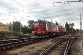 26.09.2015 - Hradec Králové hl.n.: dvojice T 679.1168 + T 679.1529 nastupuje na nákladní fotovlak do Elektrárny Opatovice © PhDr. Zbyněk Zlinský