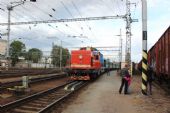 26.09.2015 - Hradec Králové hl.n.: T 444.162 (726.062-3) + T 466.007 (735.007-7) přiváží 48 zpožděný Hv 10018 z Letohradu © PhDr. Zbyněk Zlinský