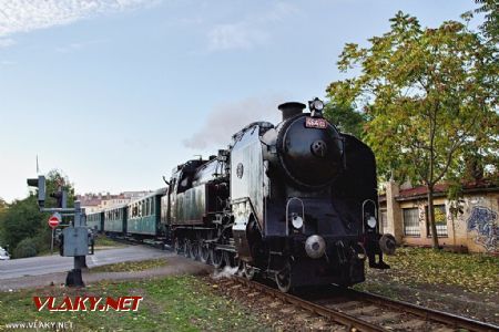 Parní vlaky v podzimní Praze