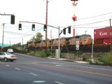 12.7.2015- Portland, OR- Columbia Blvd- nákladný vlak Union Pacific s 5 dízlami v čele smeruje na východ © Juraj Földes