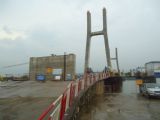 Extra špeciálny most, projekt GGR - BeiJiang, realita zatiaľ len s pylónmi; 16.8.2012 © Ing. František Smatana