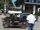 Motorové vozidlo v Podujevu; 11.8.2015 © Libor Peltan